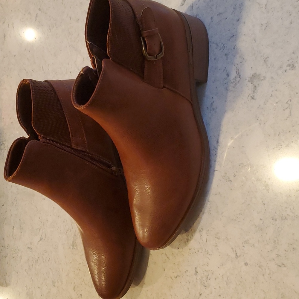 Baretraps ankle boots